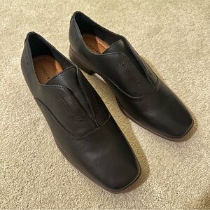 NWOT Lucky Brand Lusman Slip On